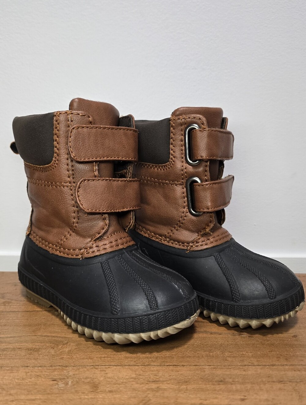 Gap 3M Thinsulate Kids Brown and Black Waterproof Winter Boots.